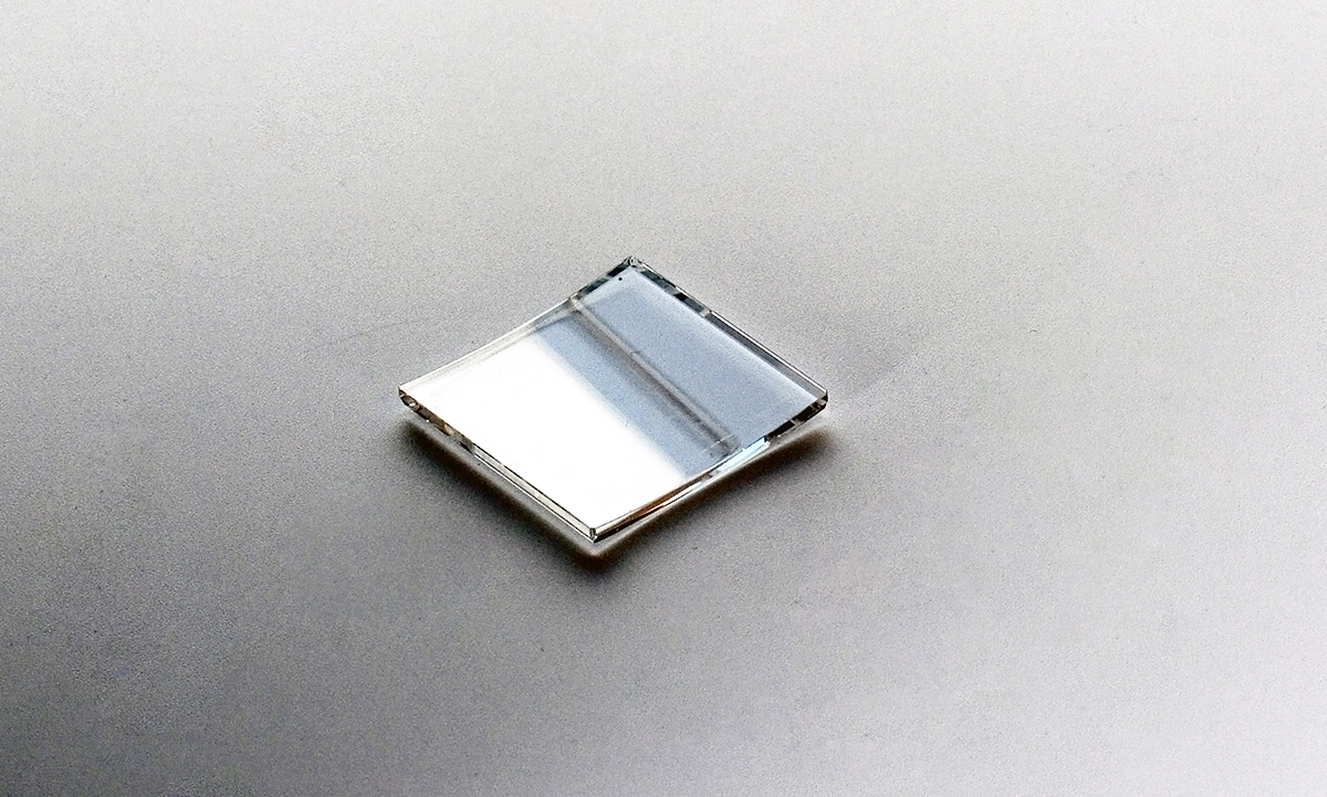 Convex (arched or bridge shaped) sapphire crystal glass watch mirror