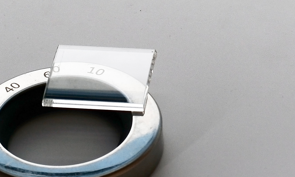 Convex (arched or bridge shaped) sapphire crystal glass watch mirror