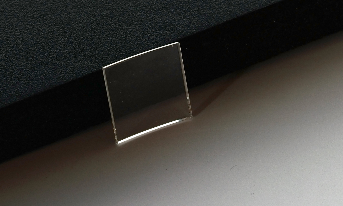 Convex (arched or bridge shaped) sapphire crystal glass watch mirror